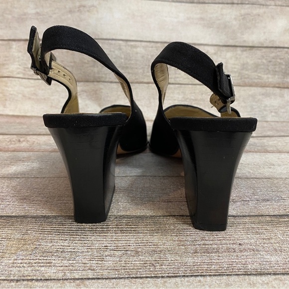 Womens Salvatore Ferragamo Black Buckled Slingback Heels Size 7.5 4A (narrow) - Picture 2 of 13